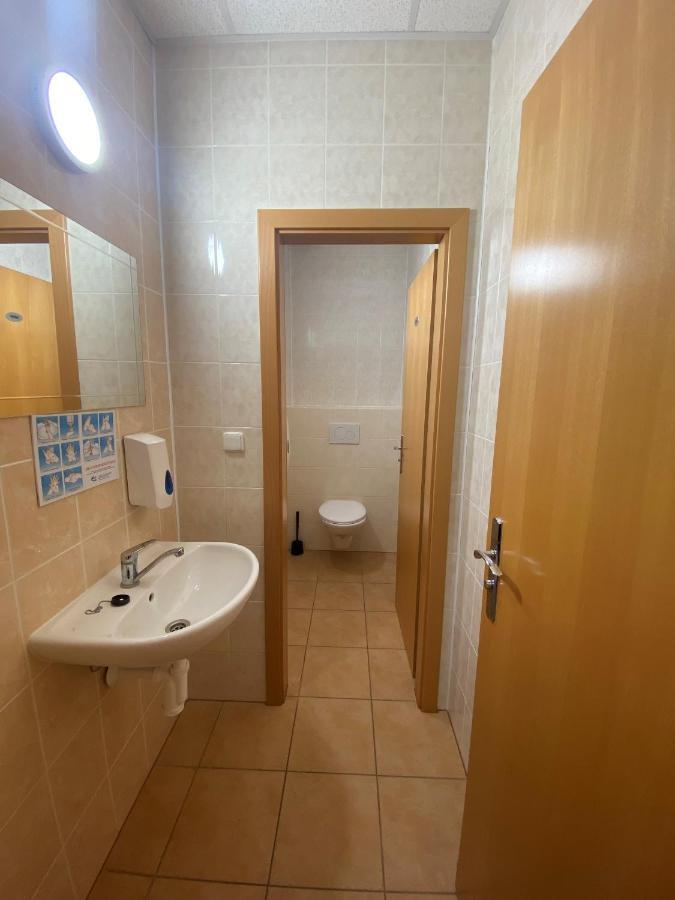 Hostel Годонин Экстерьер фото
