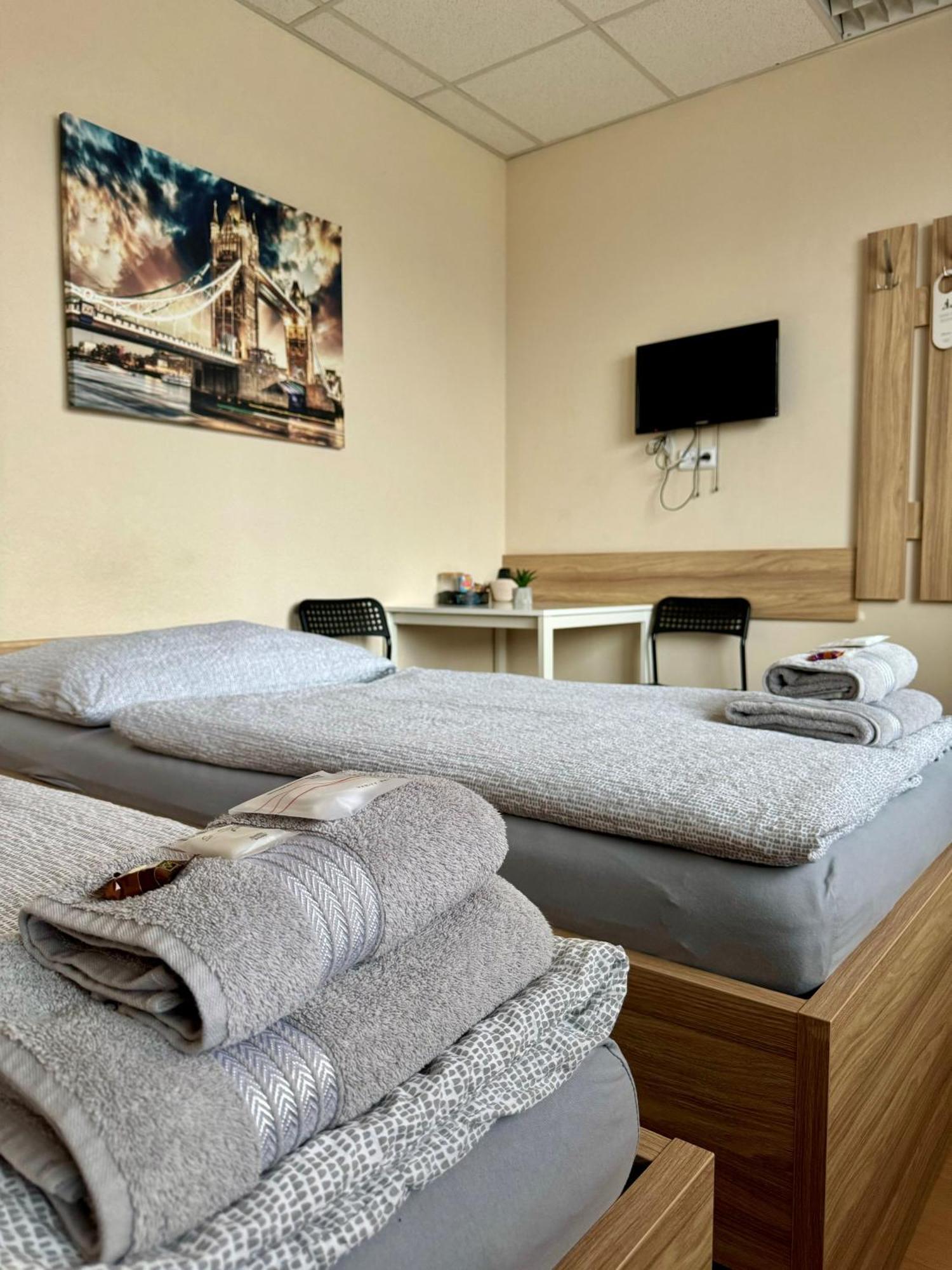 Hostel Годонин Экстерьер фото